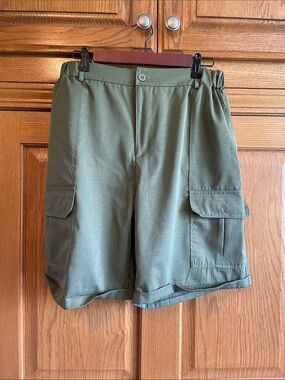 Men's Olive Green Cargo Shorts